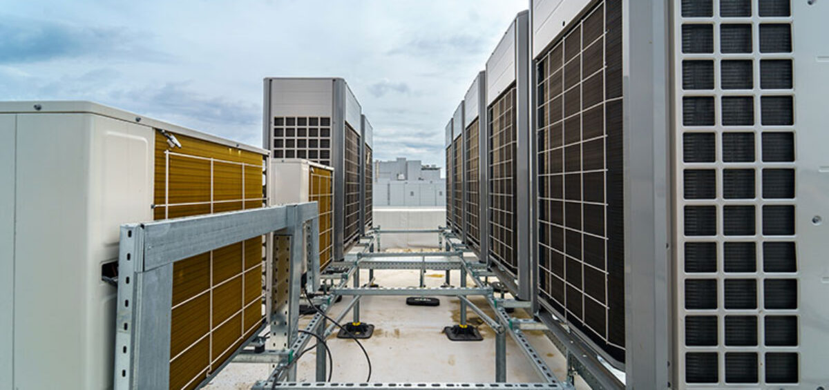 Commercial HVAC Energy Optimisation - Large HVAC system on the roof of a commercial building